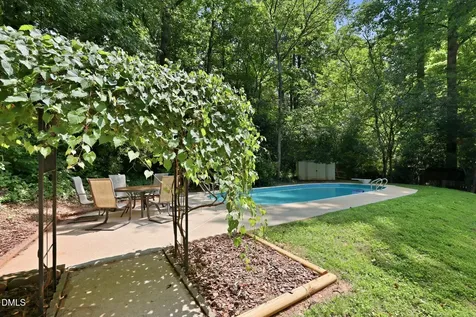 409 Oakridge Road Cary NC 27511