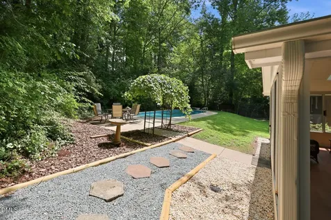 409 Oakridge Road Cary NC 27511