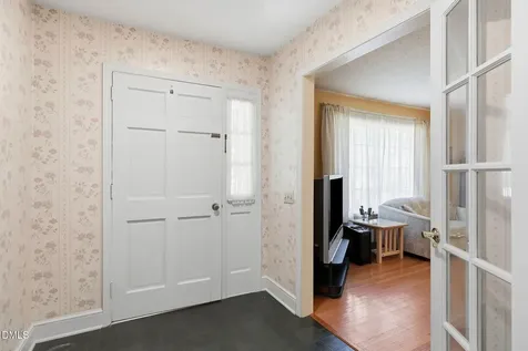 409 Oakridge Road Cary NC 27511