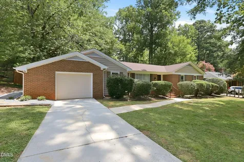 409 Oakridge Road Cary NC 27511