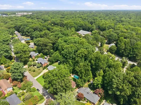 409 Oakridge Road Cary NC 27511