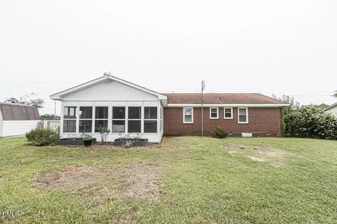 5233 Sharon Acres Road Elm City NC 27822