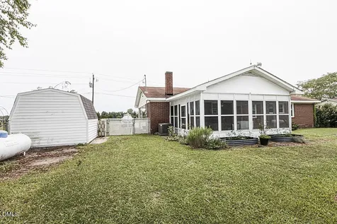 5233 Sharon Acres Road Elm City NC 27822