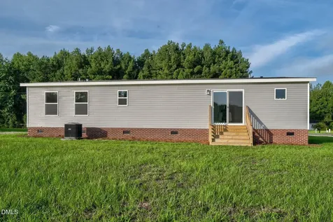 1240 Bloomery Road Bailey NC 27807