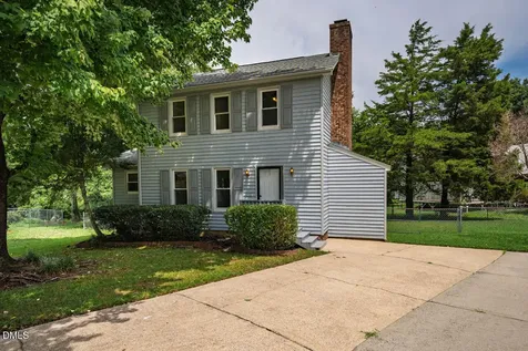 104 Avery Le Circle Apex NC 27502