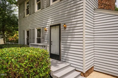 104 Avery Le Circle Apex NC 27502