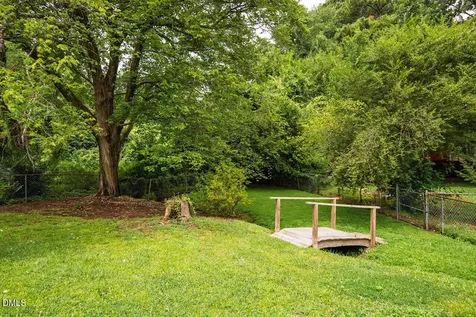 104 Avery Le Circle Apex NC 27502