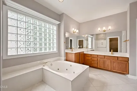 406 Cricketfield Lane Cary NC 27518