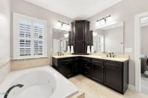 1908 Green Oaks Parkway Holly Springs NC 27540