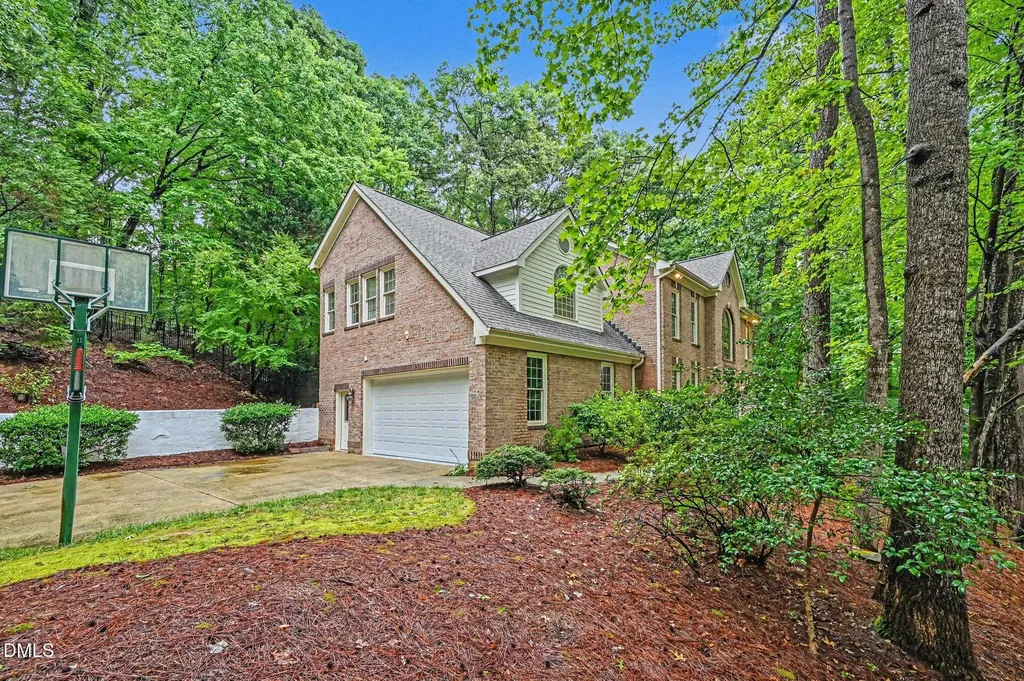 101 Collinson Drive Chapel Hill NC 27514