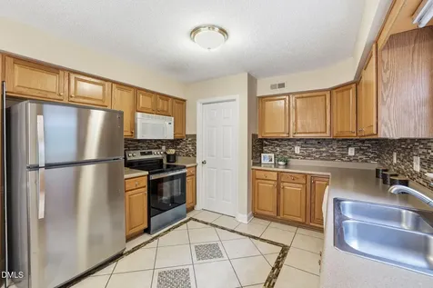 8 Cilantro Court Durham NC 27713