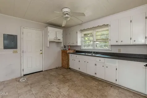 117 Warren Avenue Oxford NC 27565
