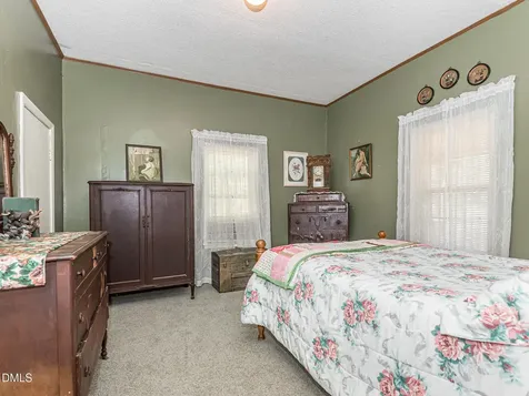 5317 Pine Drive Raleigh NC 27606