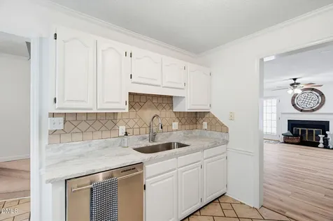 118 Greenmont Lane Cary NC 27511