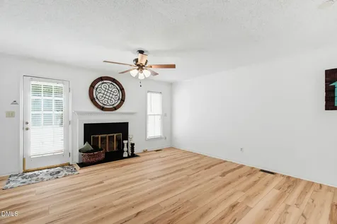 118 Greenmont Lane Cary NC 27511