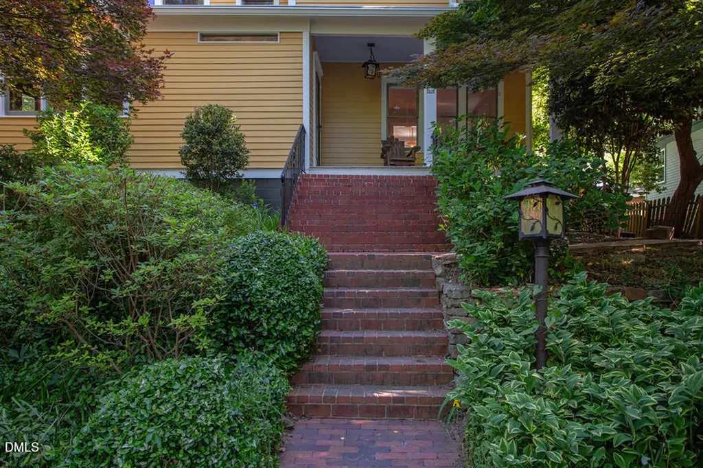 8 Cobb Terrace Chapel Hill NC 27514