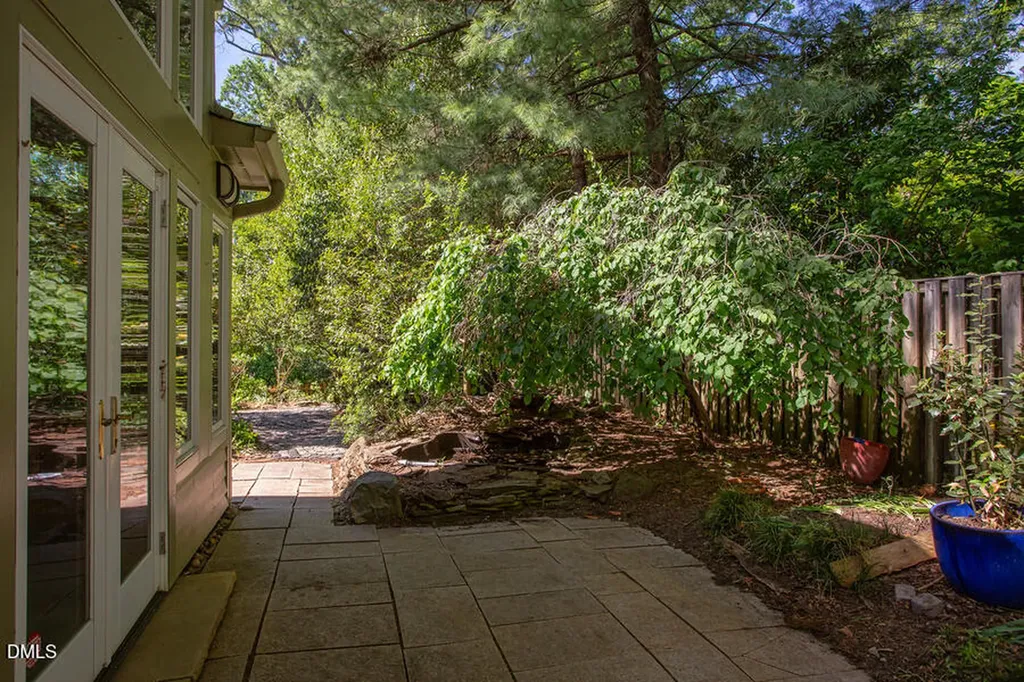 8 Cobb Terrace Chapel Hill NC 27514