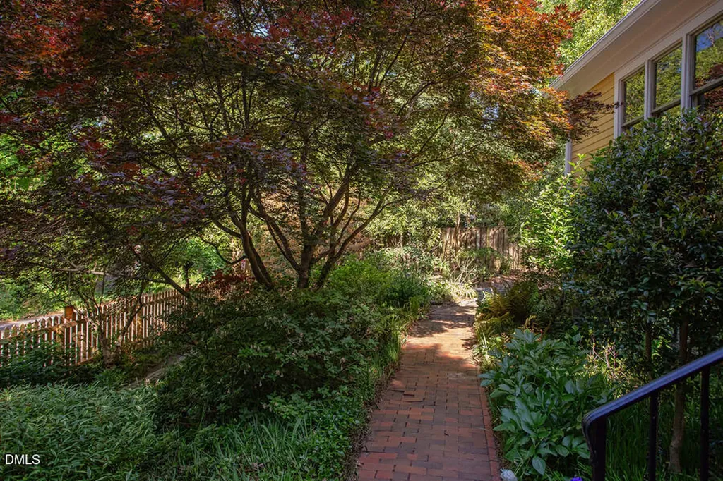 8 Cobb Terrace Chapel Hill NC 27514