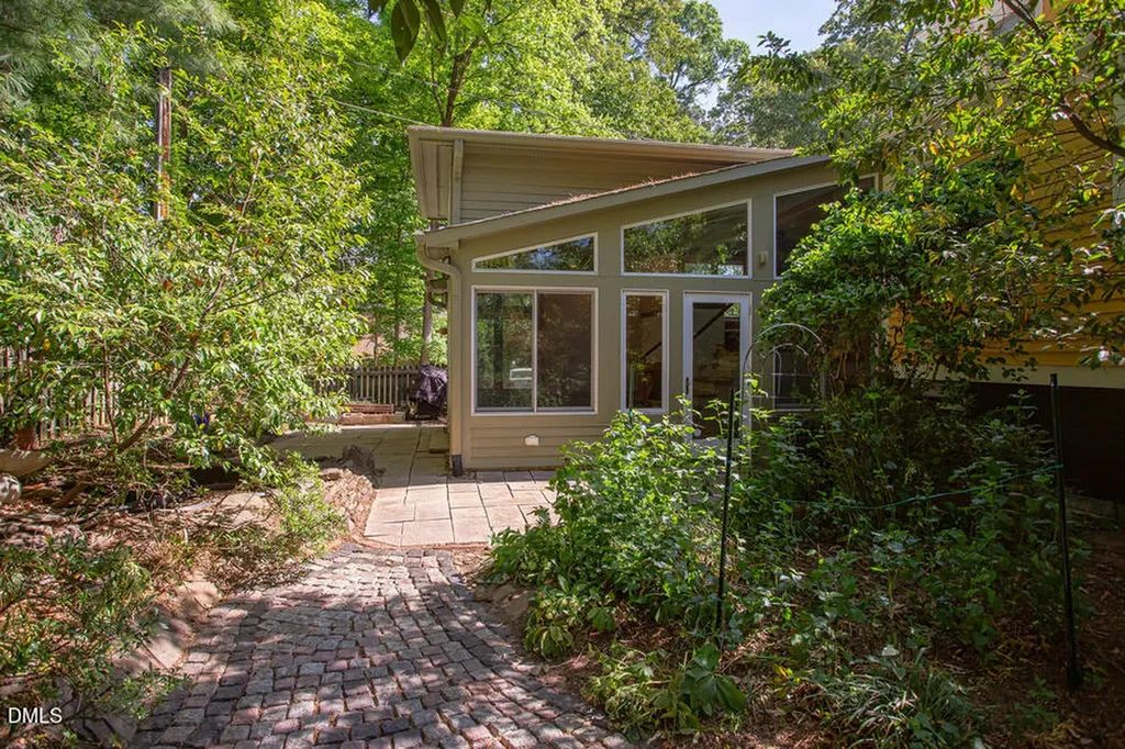 8 Cobb Terrace Chapel Hill NC 27514