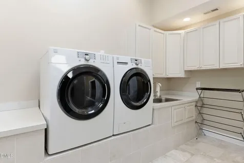 3218 Oak Grove Circle Raleigh NC 27607