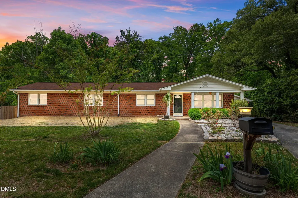 614 Ridgeway Drive Burlington NC 27217