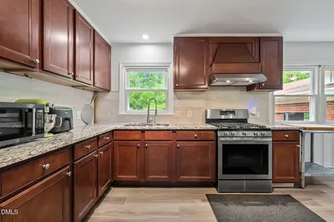 614 Ridgeway Drive Burlington NC 27217
