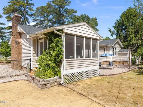 1317 Broken Branch Court Raleigh NC 27610