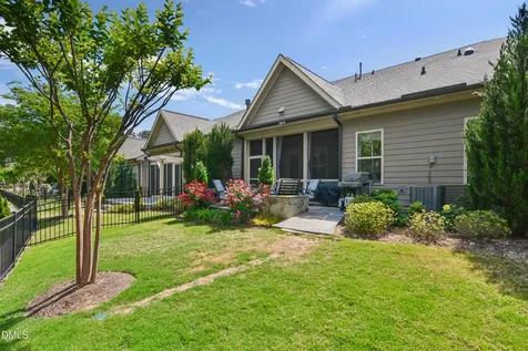 147 Glenpark Place Cary NC 27511