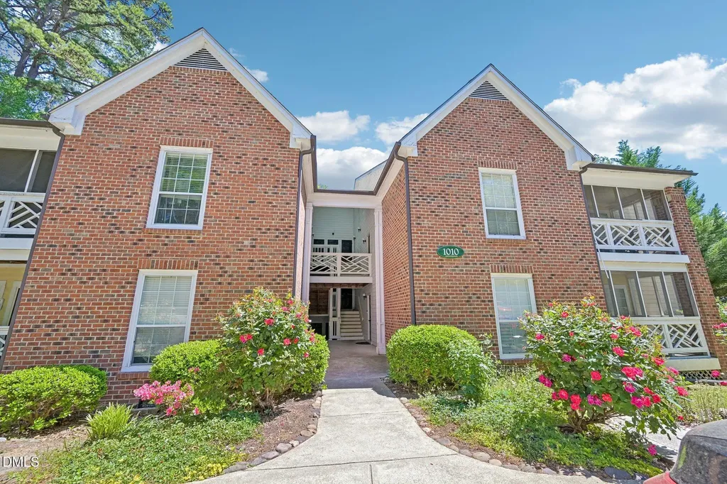 1010 Kingswood Drive Chapel Hill NC 27517