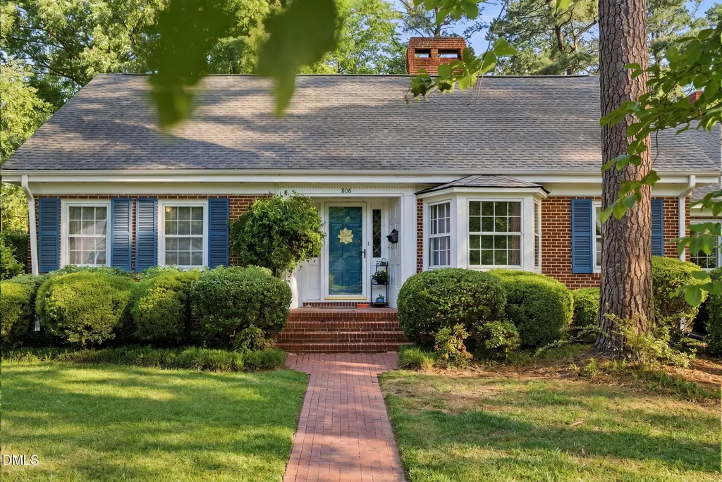 806 S 1st Street Smithfield NC 27577