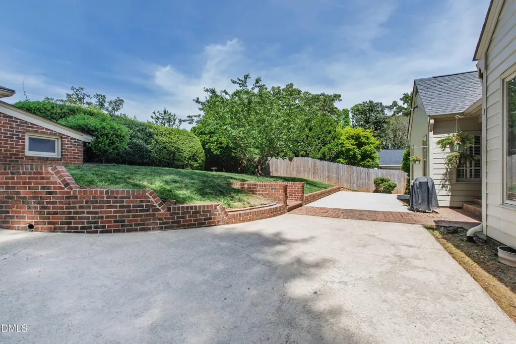 2733 Toxey Drive Raleigh NC 27609