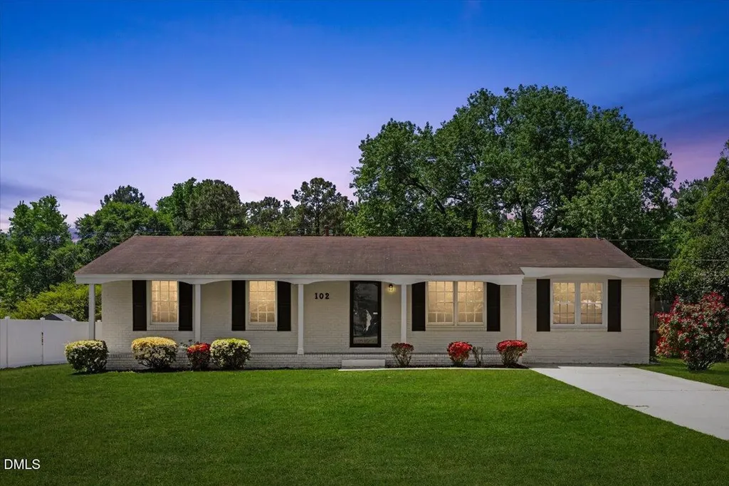 102 Queen Guenevere Trail Garner NC 27529