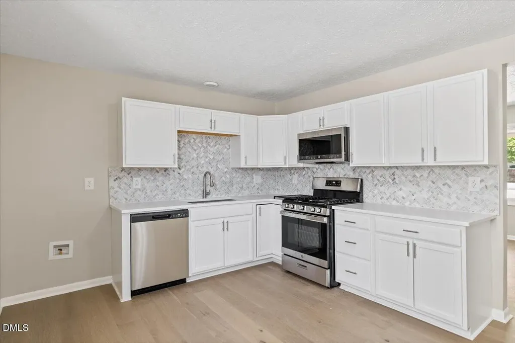 102 Queen Guenevere Trail Garner NC 27529