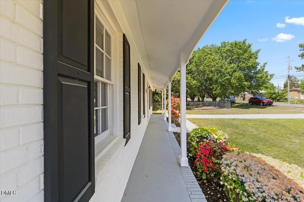 102 Queen Guenevere Trail Garner NC 27529