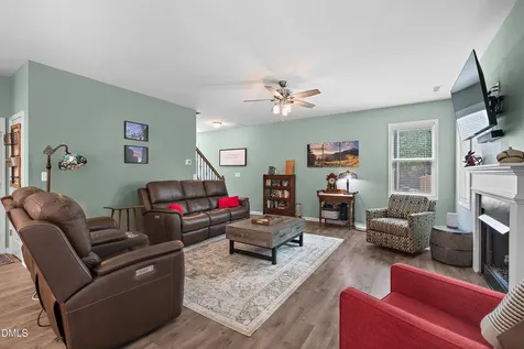 196 Durwin Lane Clayton NC 27520