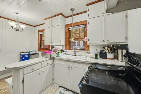 211 W Harden Street Burlington NC 27215