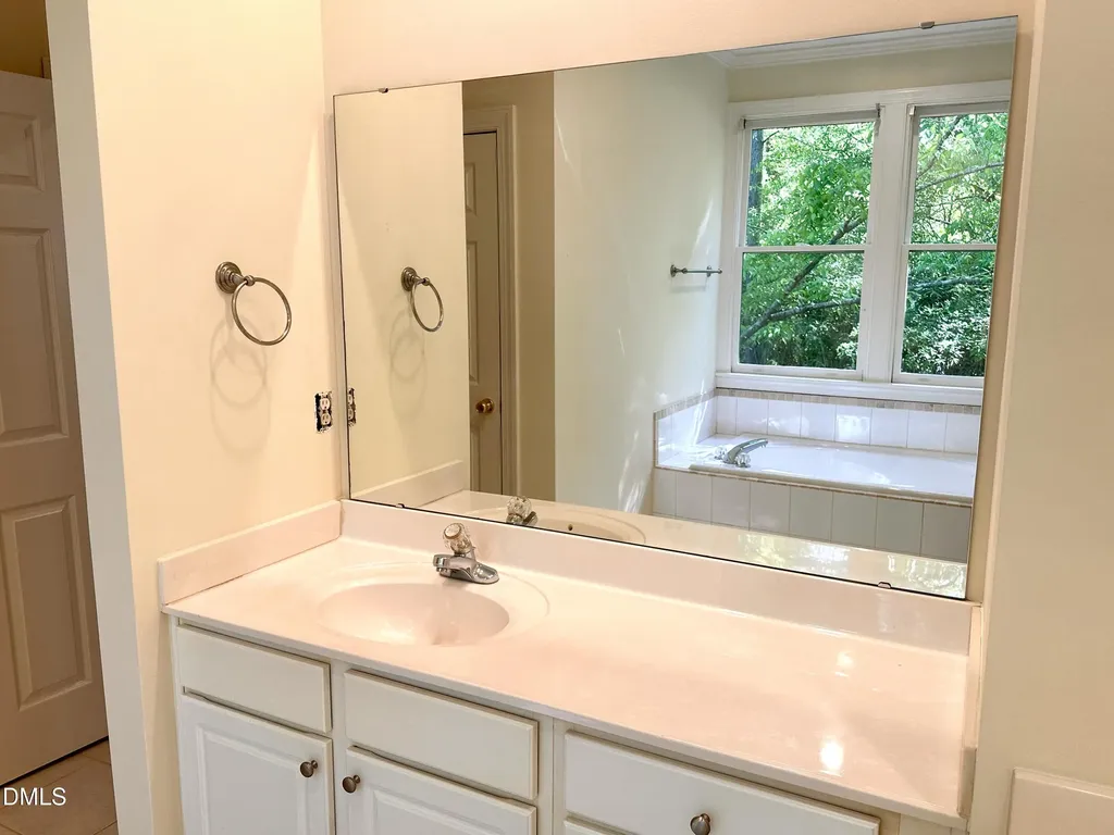 102 Presque Isle Lane Chapel Hill NC 27514