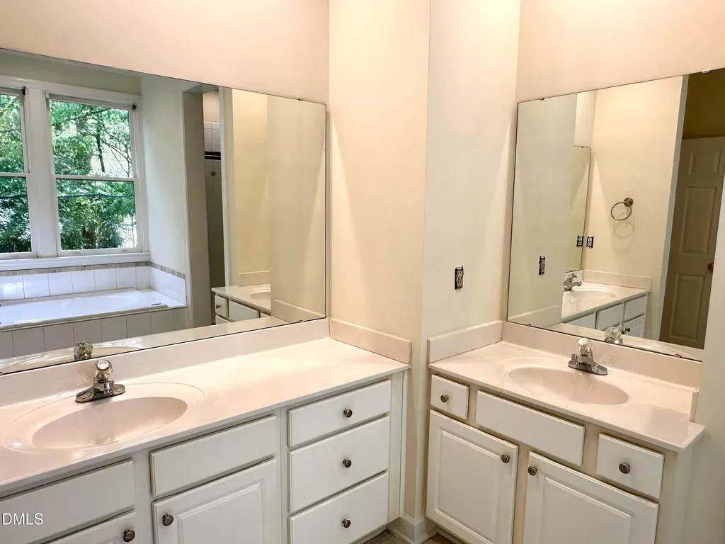 102 Presque Isle Lane Chapel Hill NC 27514