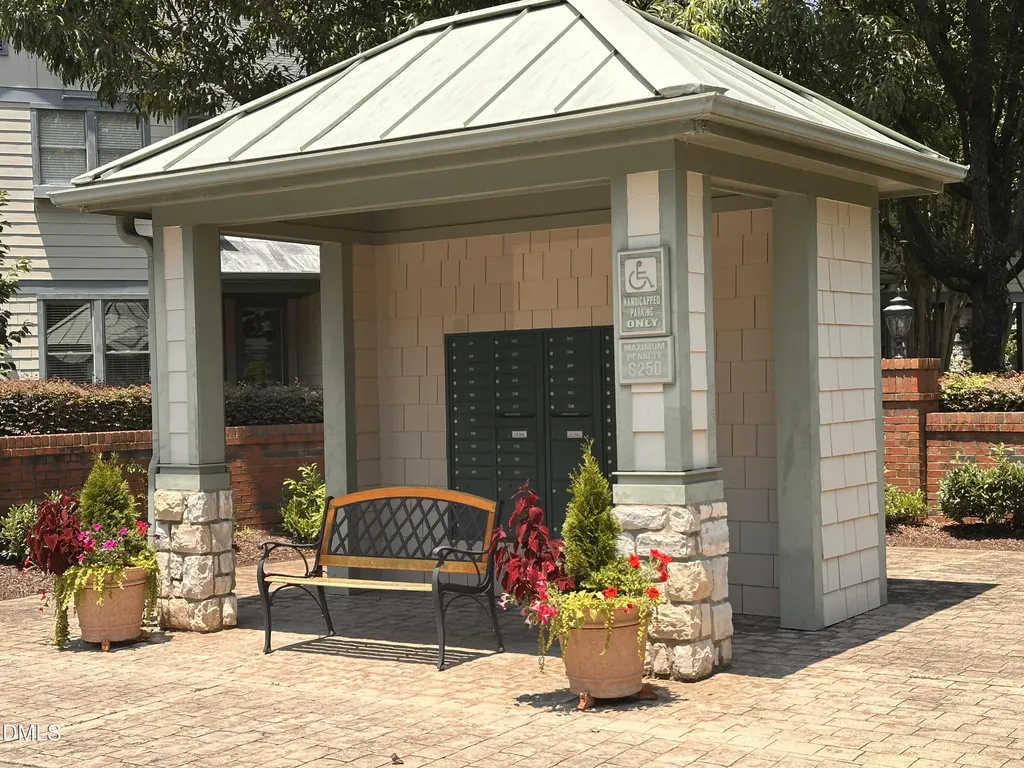 102 Presque Isle Lane Chapel Hill NC 27514