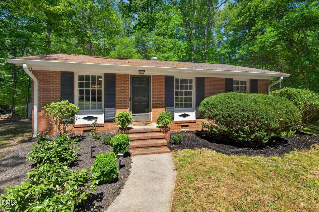 14 Jonan Court Chapel Hill NC 27516
