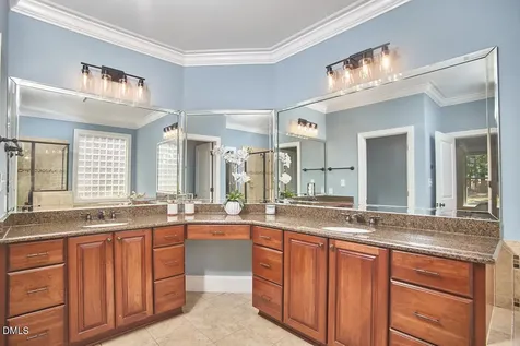 502 Oxfordshire Lane Chapel Hill NC 27517