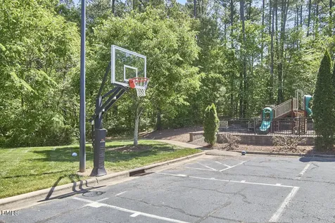 502 Oxfordshire Lane Chapel Hill NC 27517