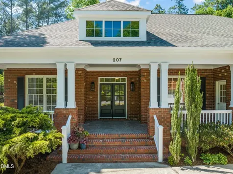 207 Oxfordshire Lane Chapel Hill NC 27517
