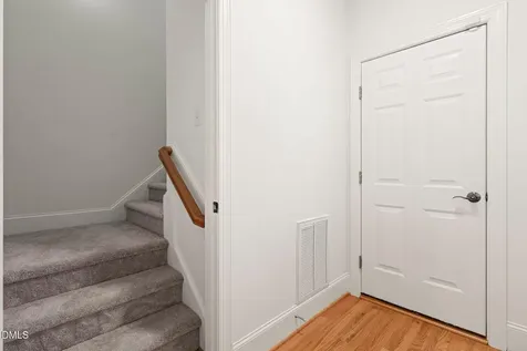 207 Oxfordshire Lane Chapel Hill NC 27517