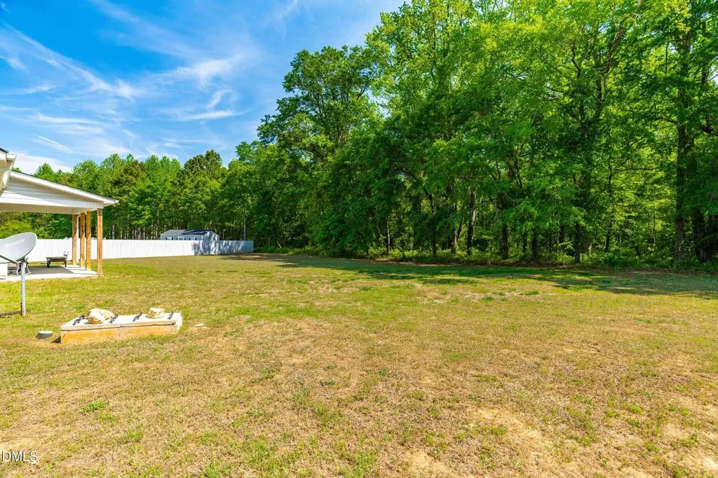 42 Winky Way Selma NC 27576