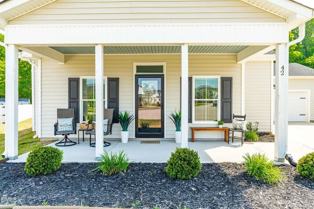 42 Winky Way Selma NC 27576