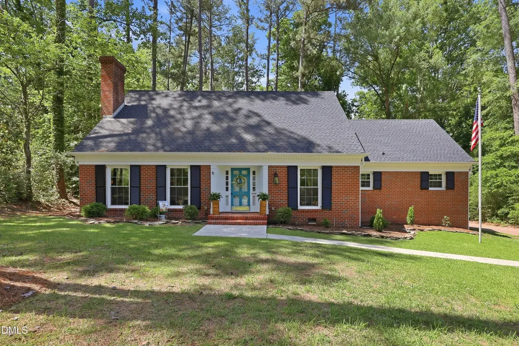 612 W Chisholm Sanford NC 27330