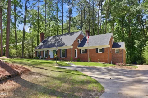 612 W Chisholm Sanford NC 27330