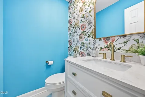 612 W Chisholm Sanford NC 27330