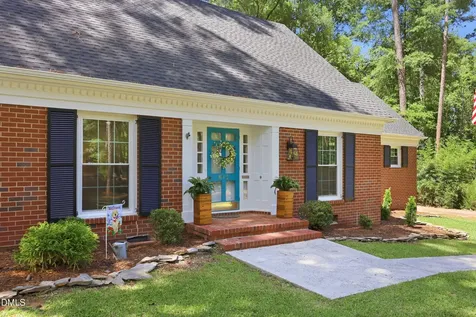 612 W Chisholm Sanford NC 27330